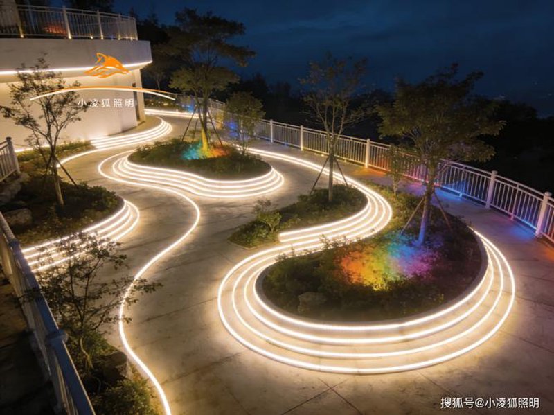 城市夜景映射现代文明—昆明楼体亮化工程的辉煌成就